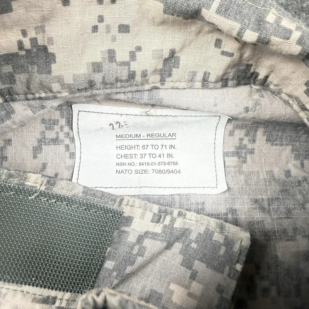 Army Combat Uniform Flame Resistant Coat Medium Reg UCP Digital Camouflage NEW